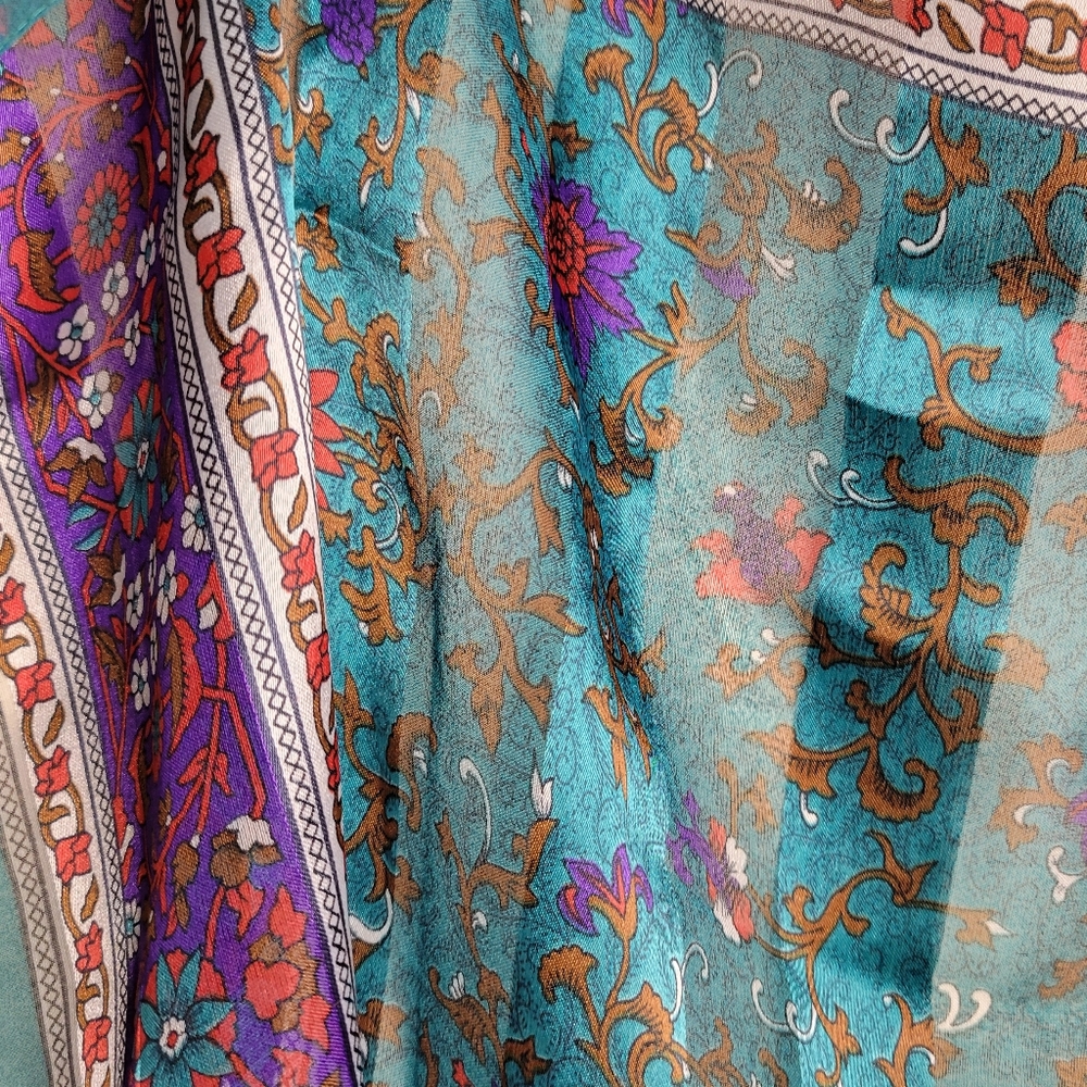 Bundle of 2 made in Italy vibrant floral scarves - Picture 6 of 9